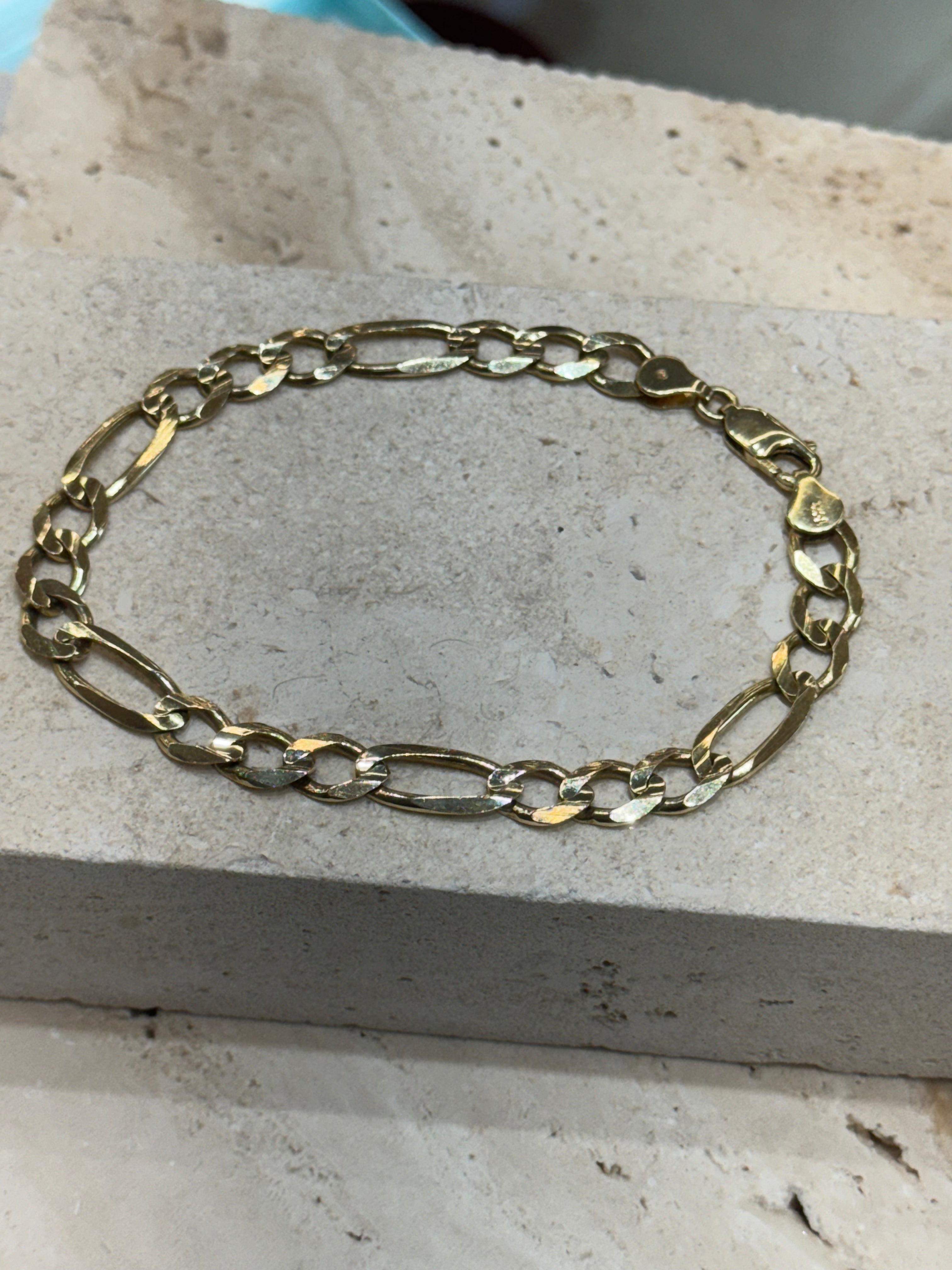 14k solid gold 6.9mm figaro bracelet 8.5"