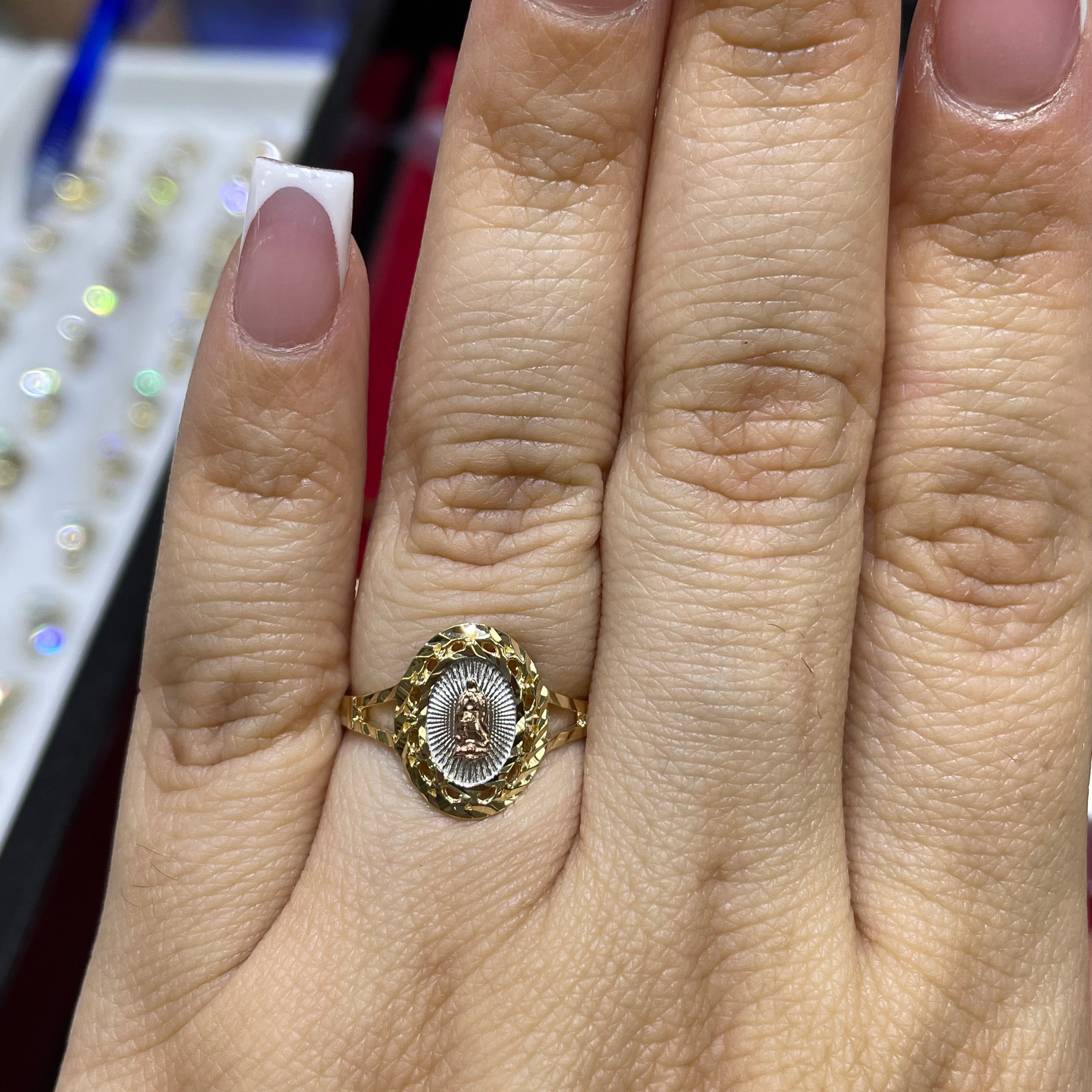 Anillo Guadalupe tricolor de 14 quilates