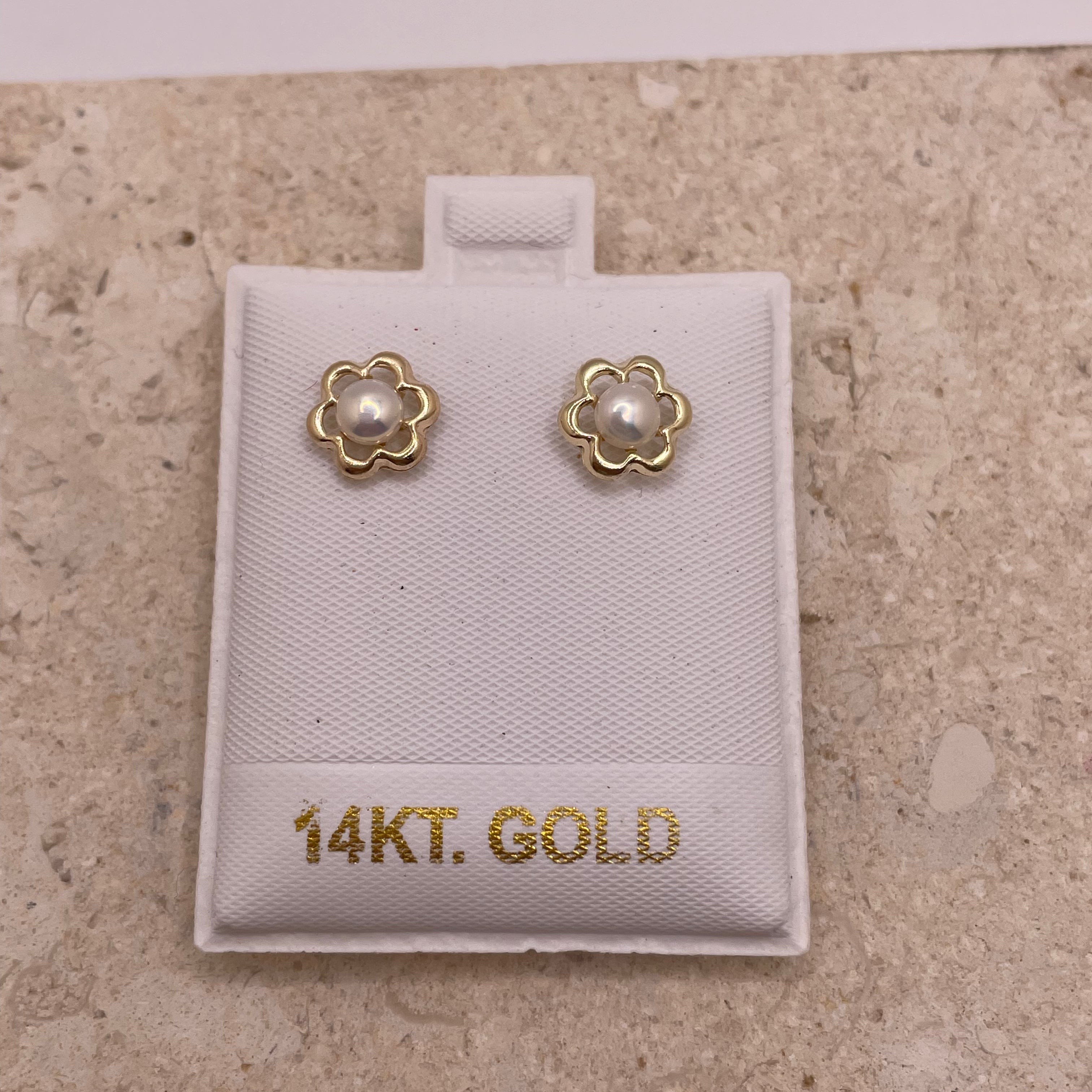 14k gold flower fw pearl screw back earrings