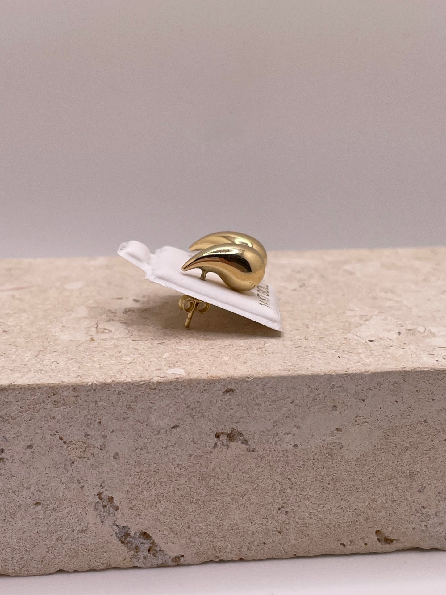 14k gold tear drop earrings small