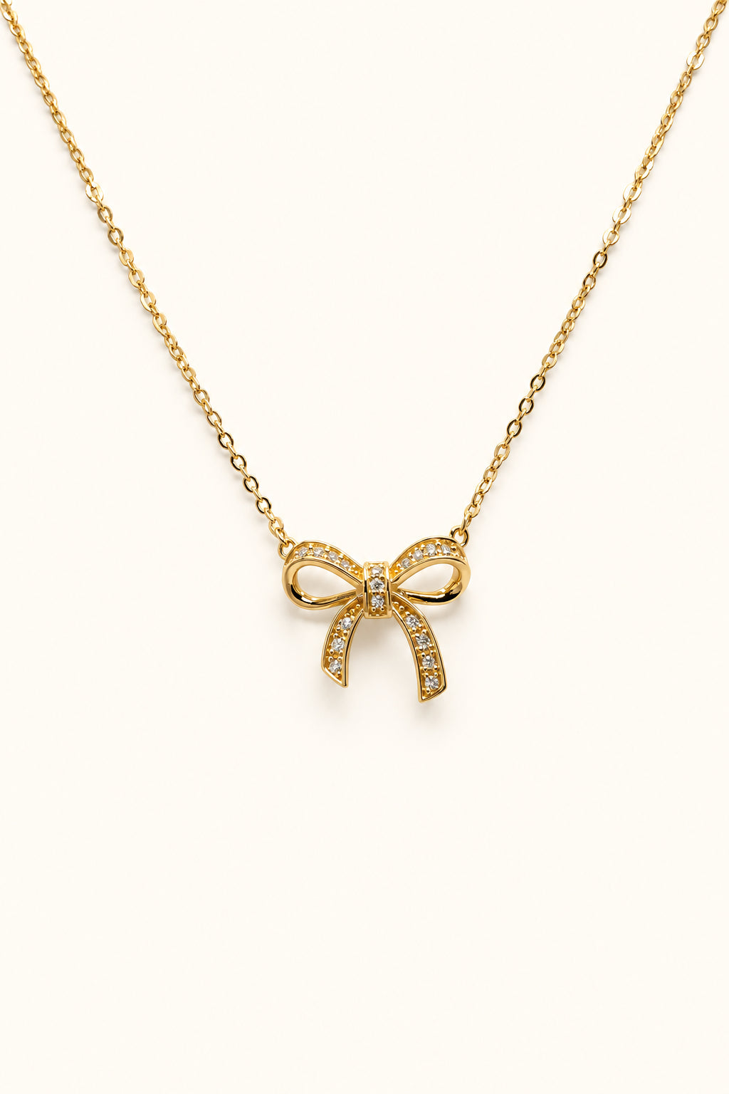 Collar con lazo de circonita cúbica en oro de 14 quilates