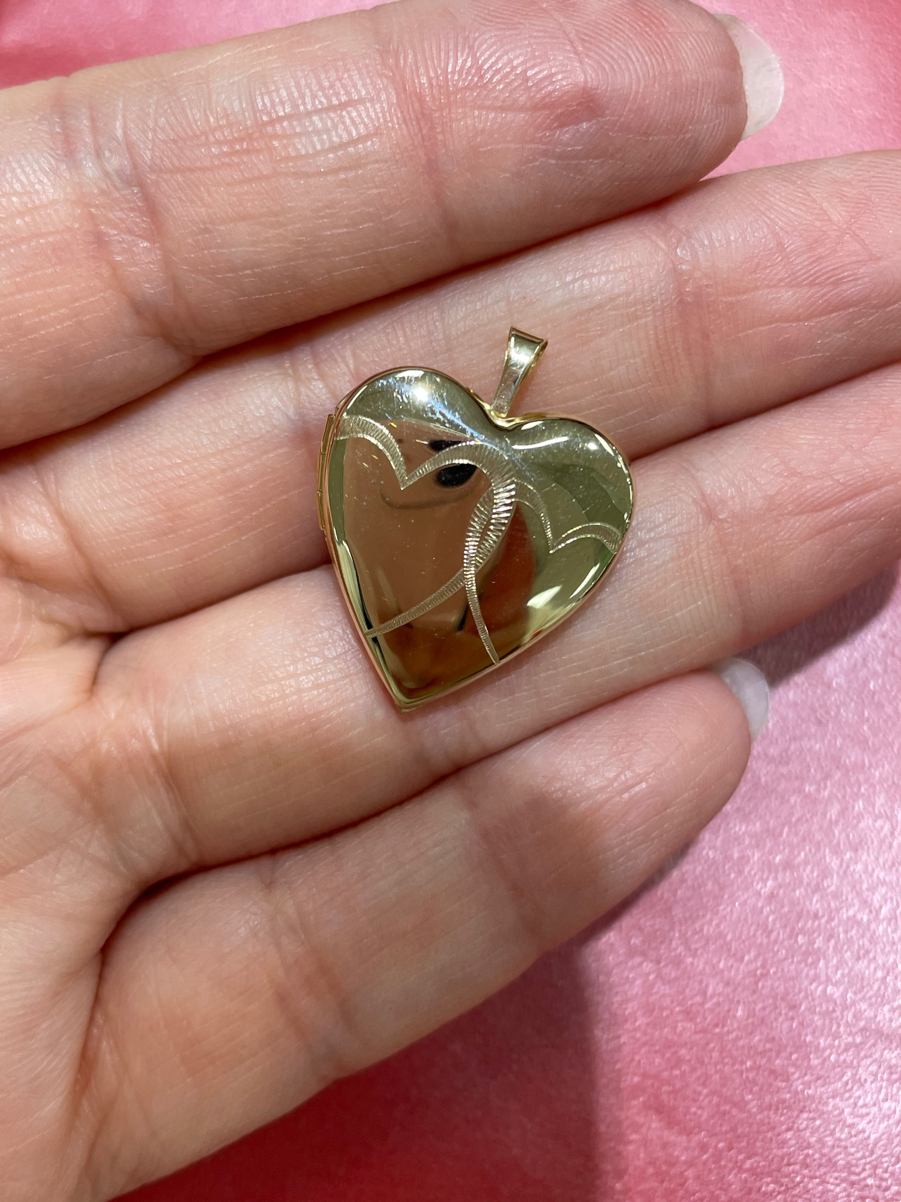 14k gold interlocked heart locket