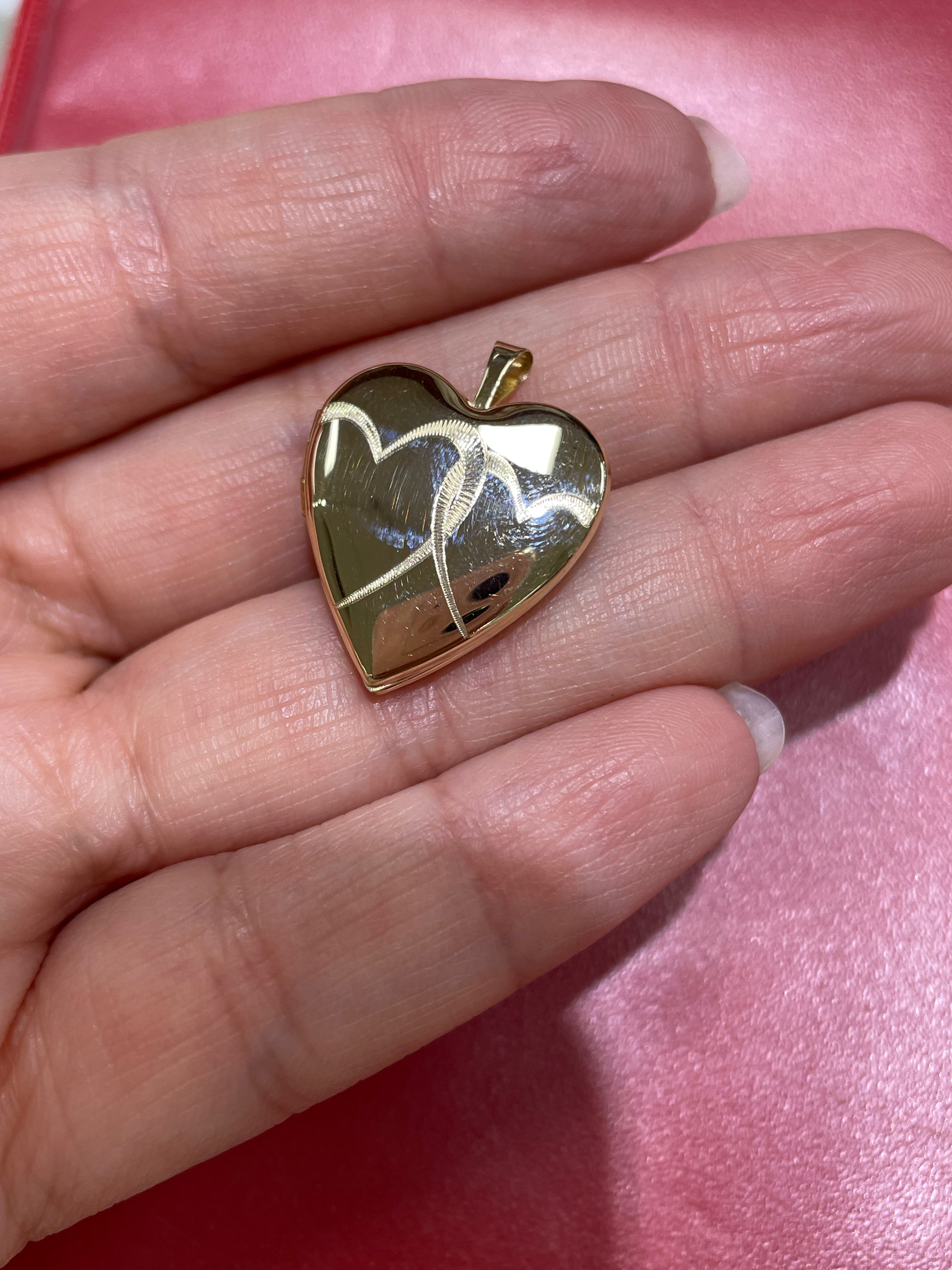14k gold interlocked heart locket