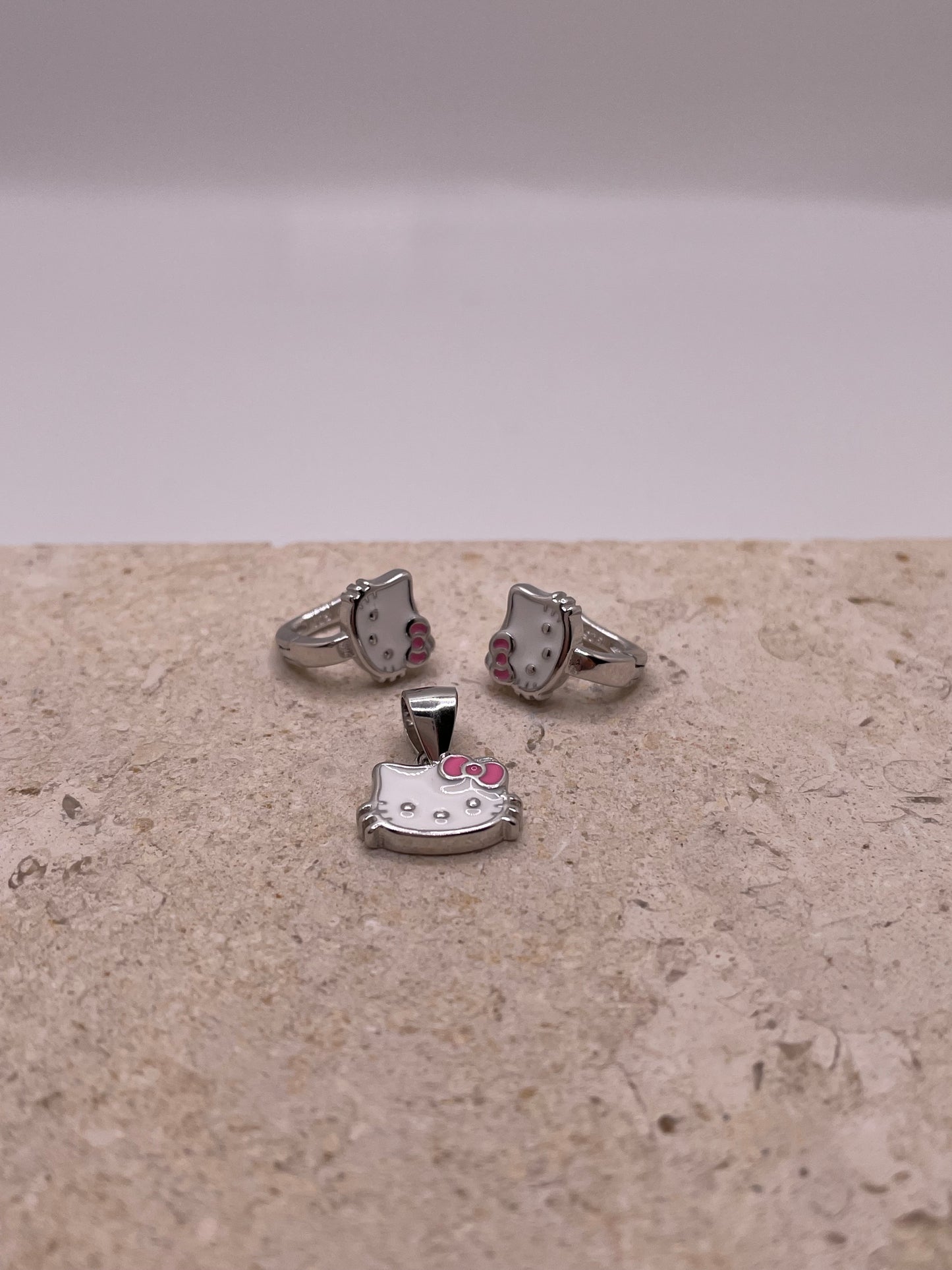 925 sterling silver hello kitty pendant and hoop earrings set