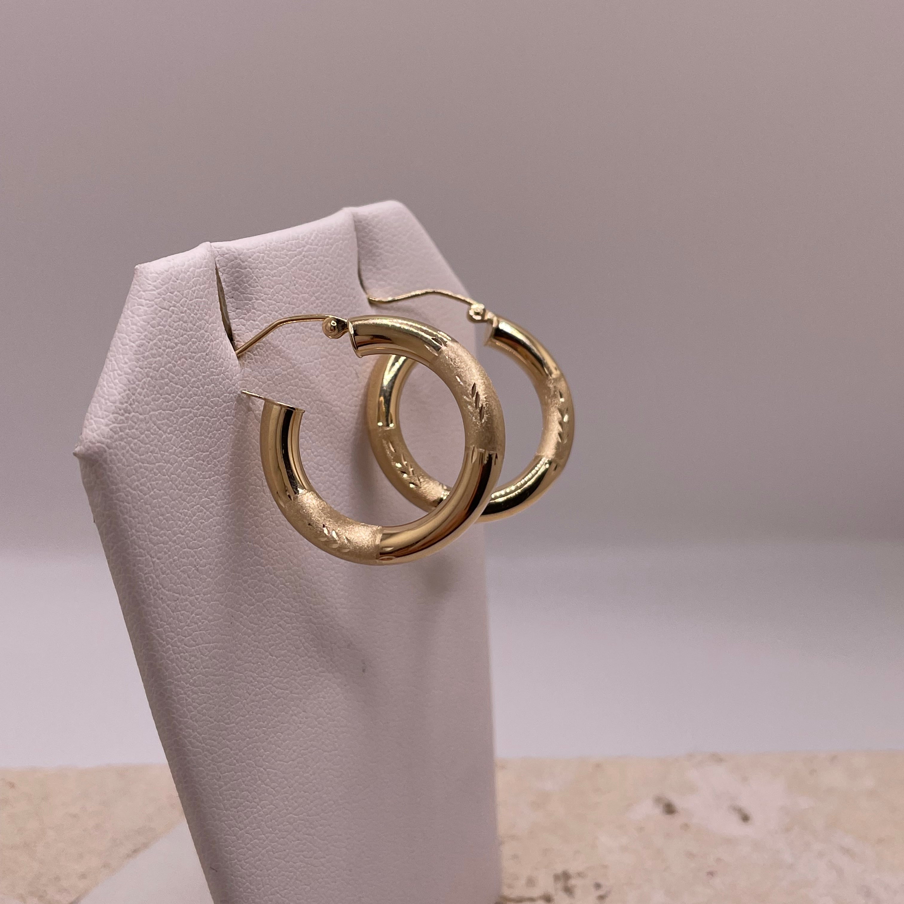 14k gold tube hoop earrings (042)