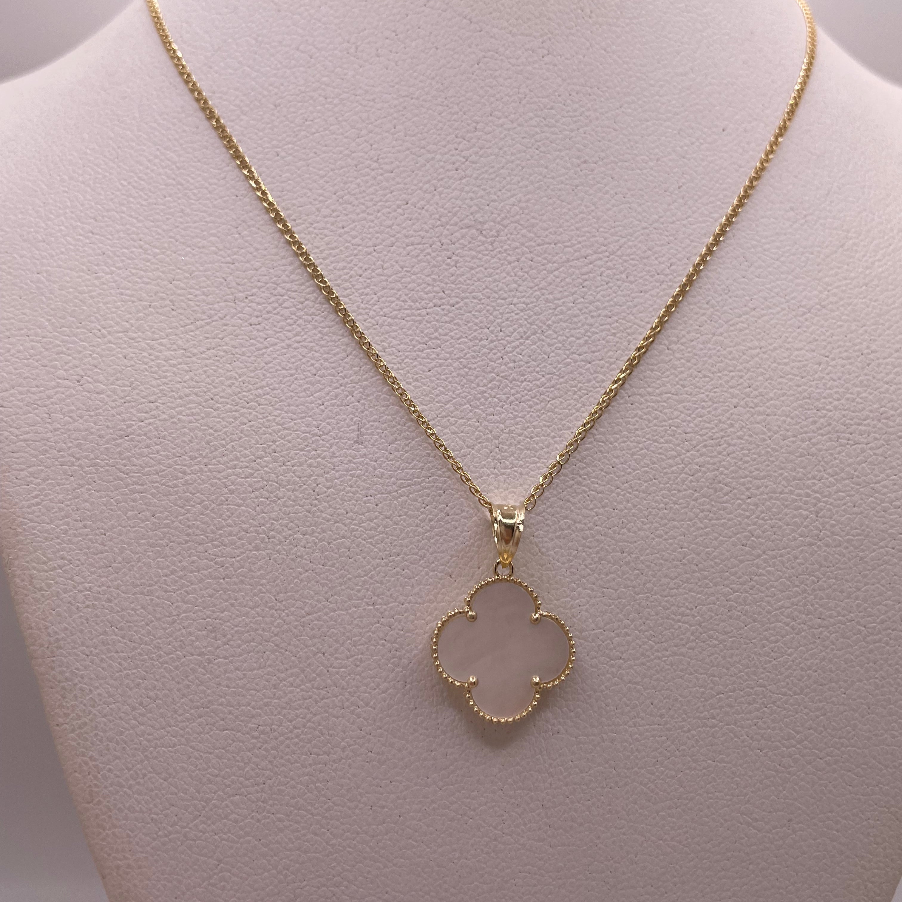 14k gold open wheat chain with white clover trebol pendant