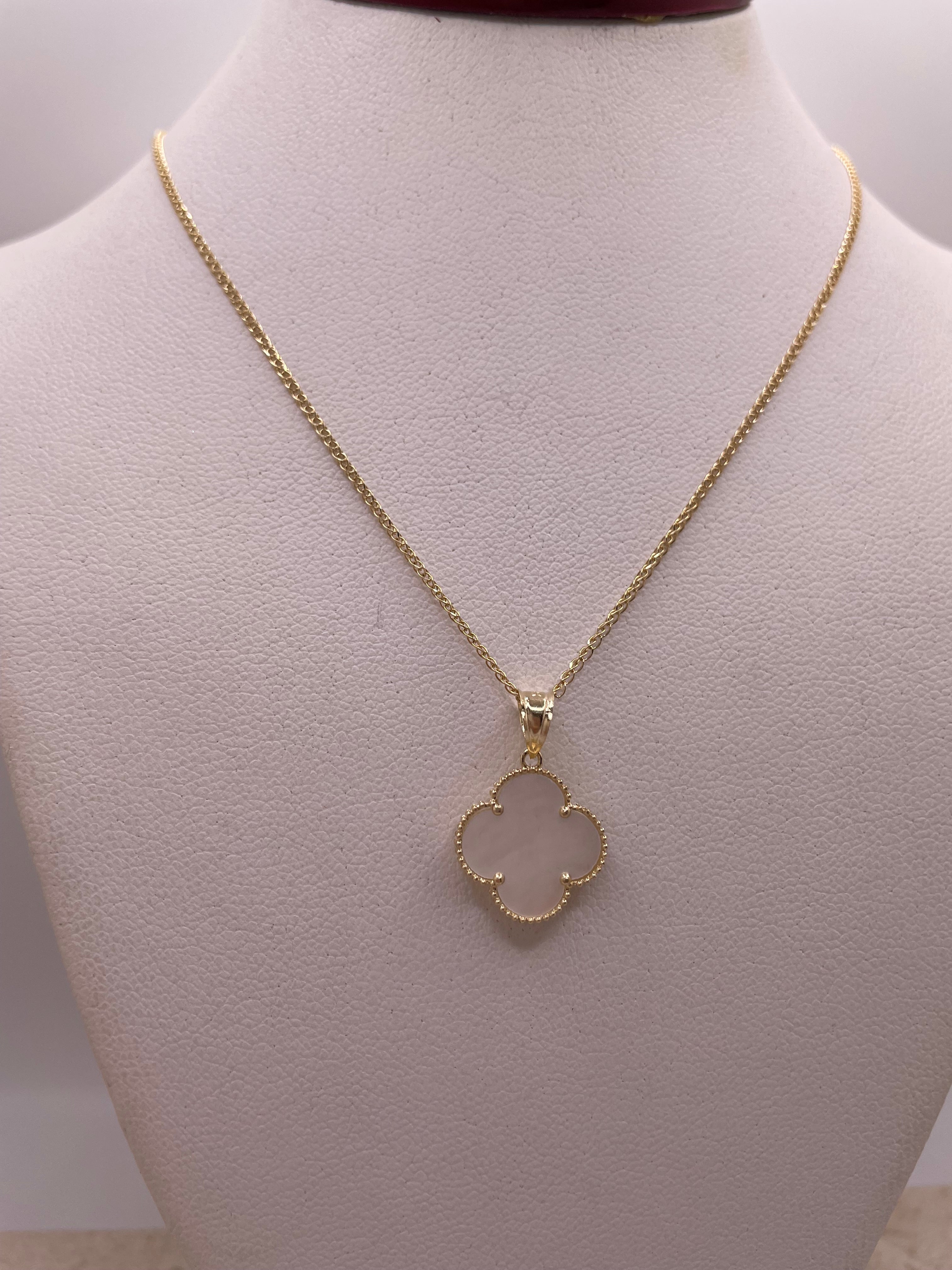 14k gold open wheat chain with white clover trebol pendant