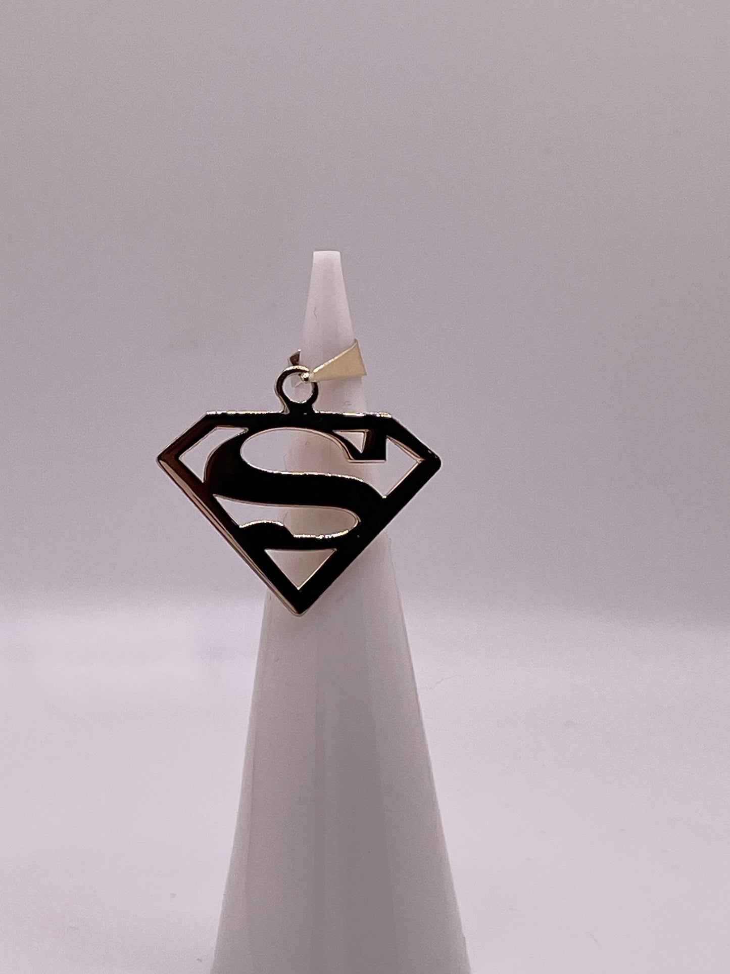 Milagros – Final Payment (10K Superman Pendant)