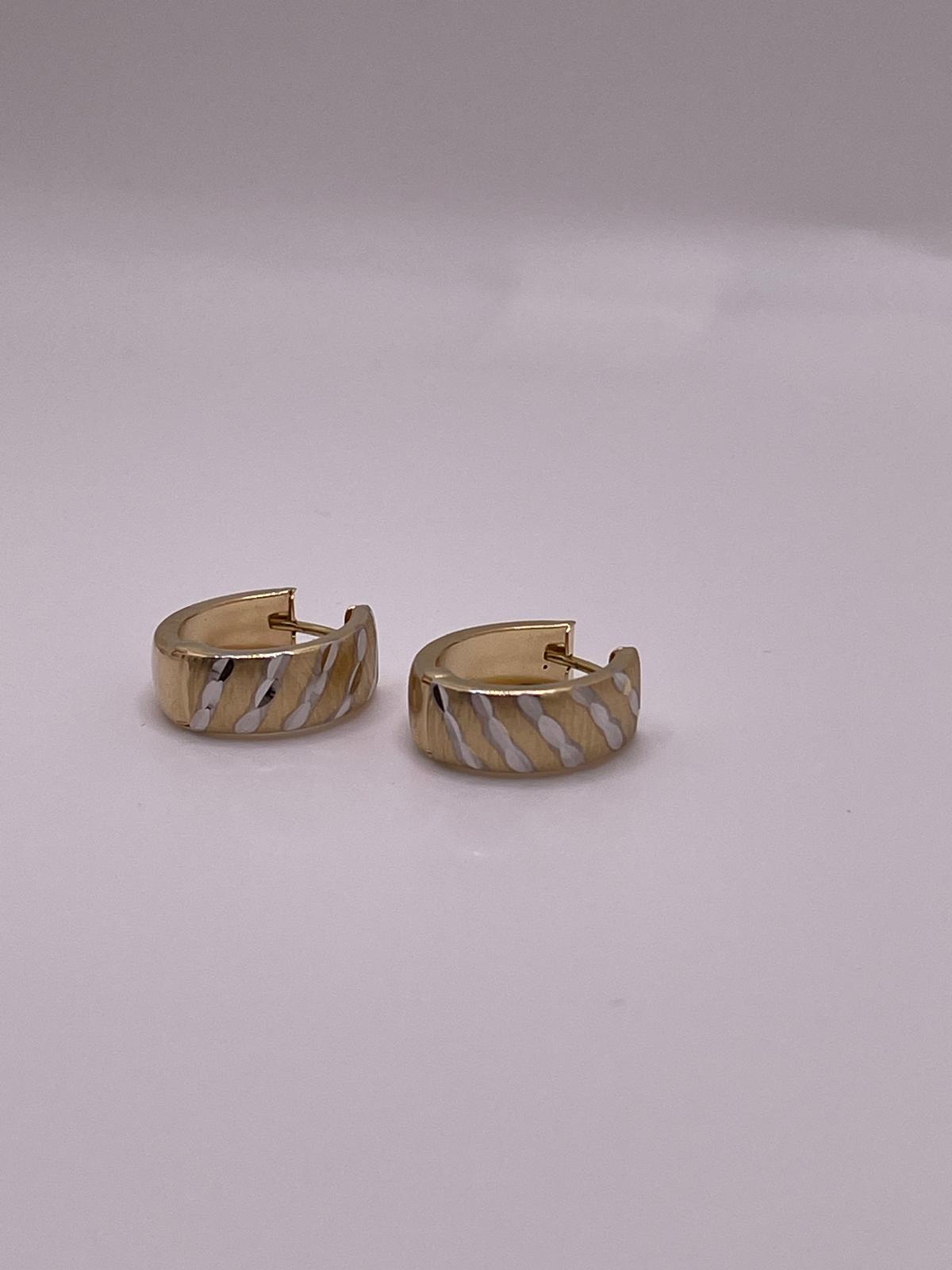 14K 2T Huggies Earrings (1869)