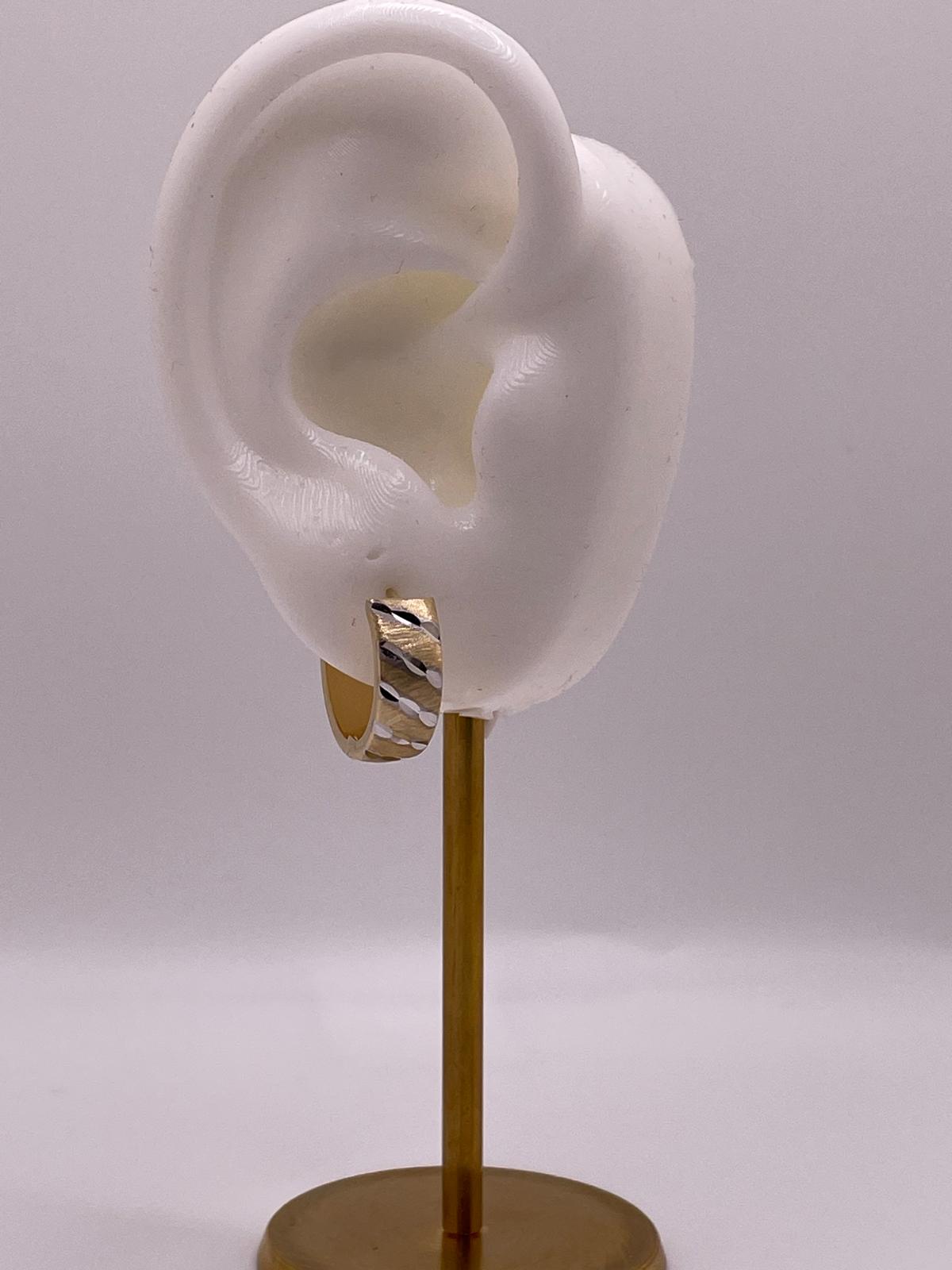 14K 2T Huggies Earrings (1869)