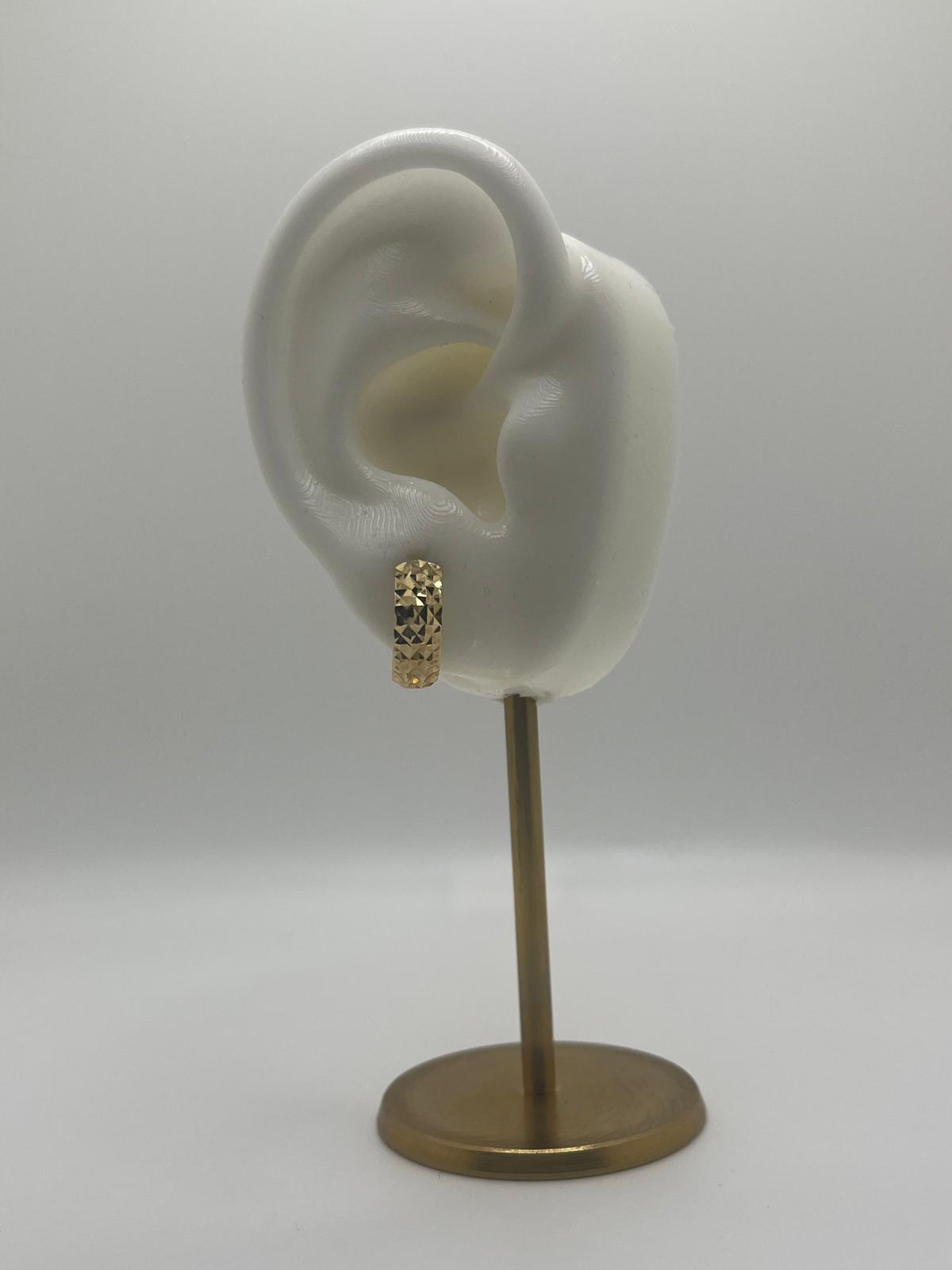 14K Gold Diamond-Cut Huggie Hoop Earrings (035)