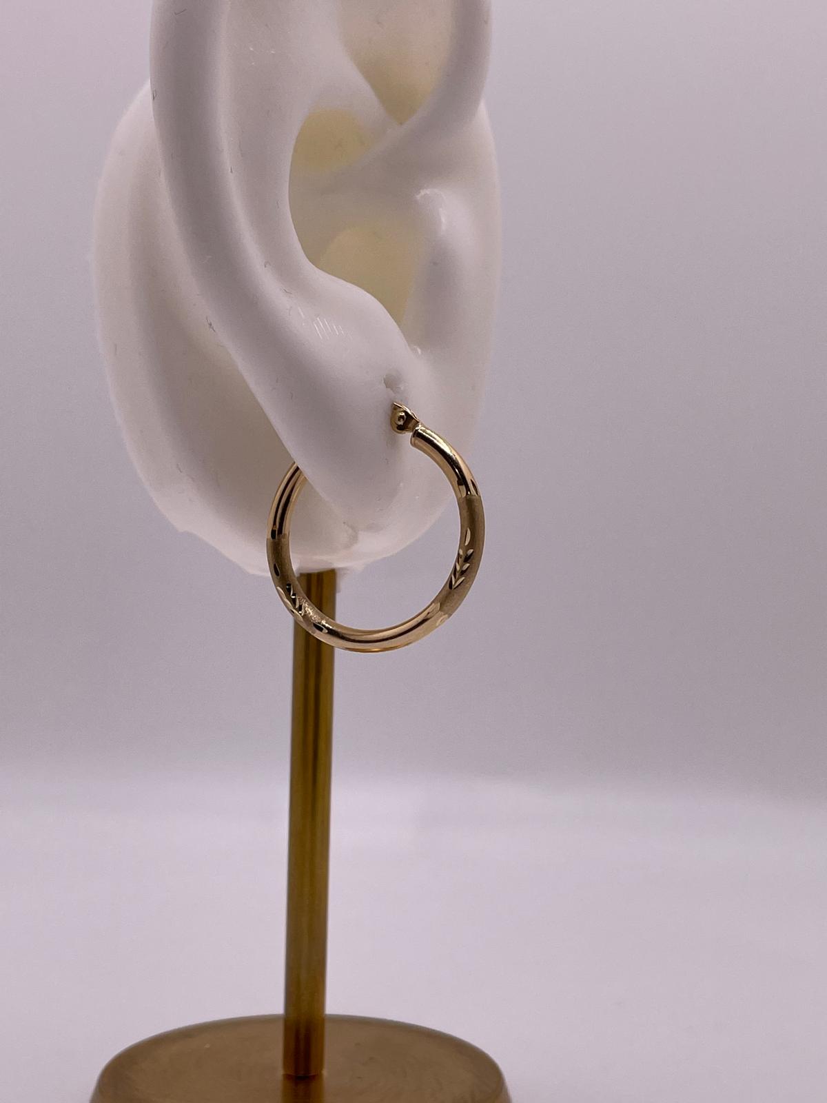 14K Gold Budded Diamond-Cut Hoop Earrings – (019)