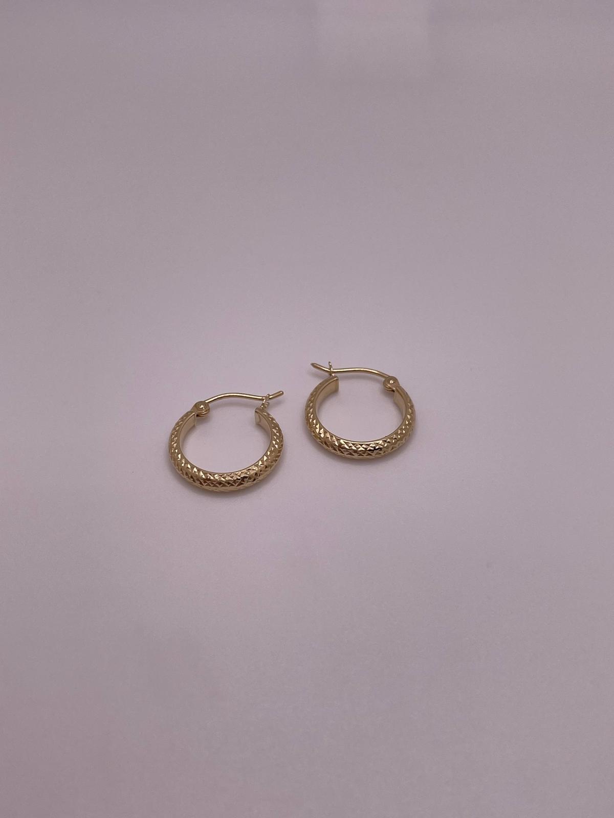 14K Gold Diamond Cut Hoop Earrings