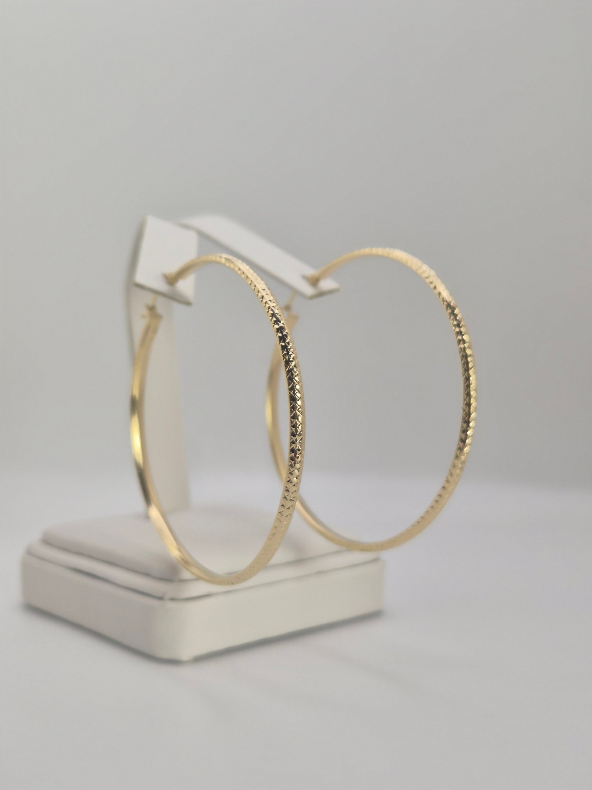 14K Gold Diamond-Cut Round Hoop Earrings (55mm)