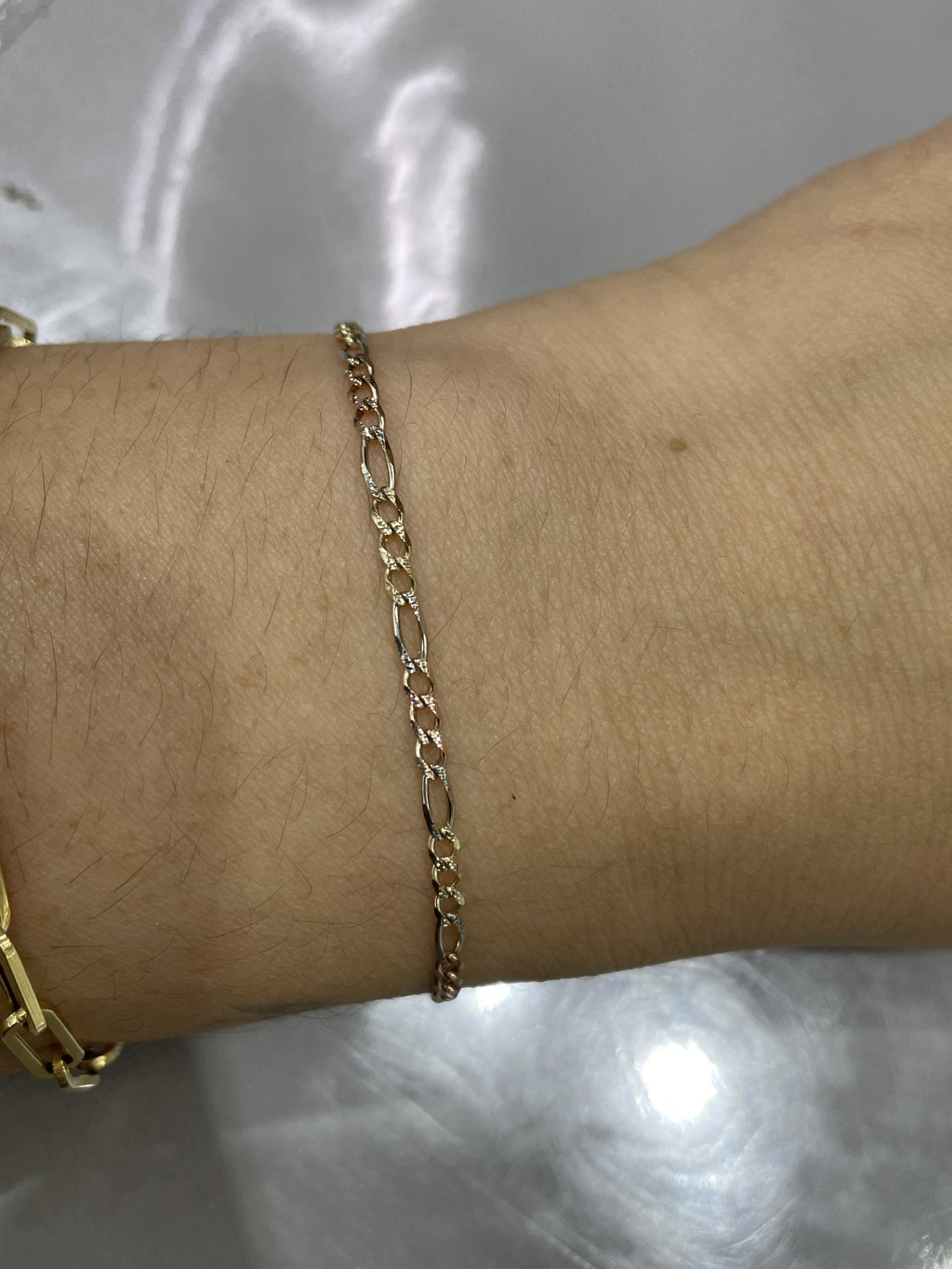 14K Tri-Color Figaro Bracelet – 2.6mm, 7"